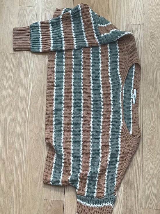 American Eagle Cropped, Knitted, Baggy Sweater - Picture 1 of 2